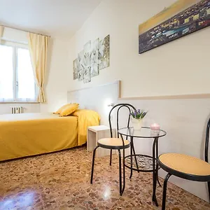 Dolce Luna 3*, Florence Italie
