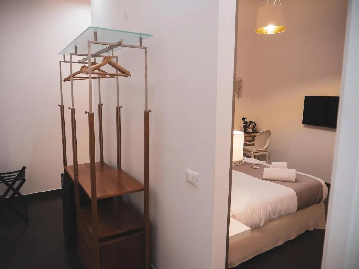 Bed & Breakfast Dhome B&B Palermo Italy